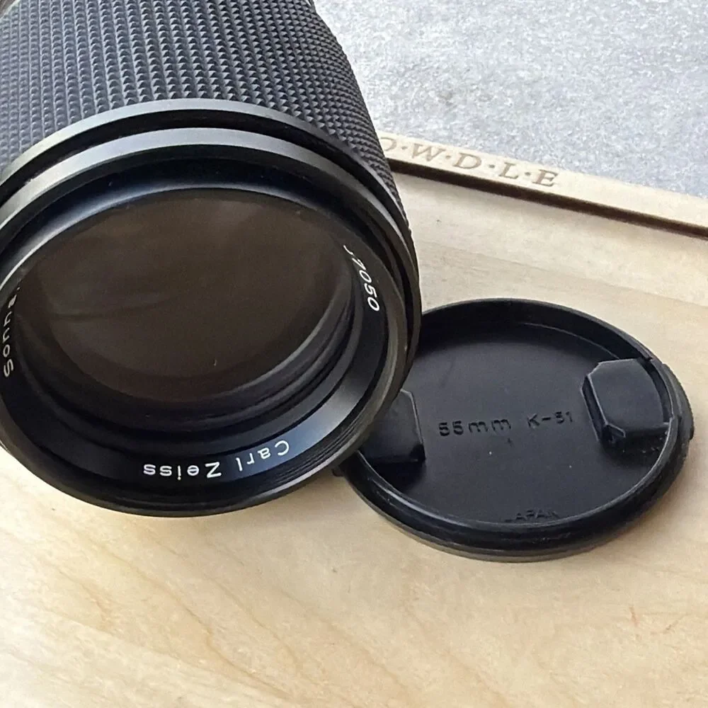 Contact Carl Zeiss SonarT* 135 Mm F/2.8 Manual Focus Lens